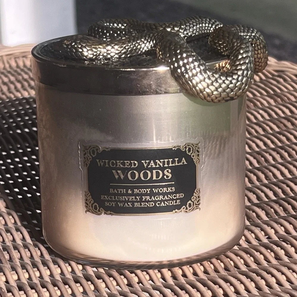 Bath & Body Works Candle Wicked Vanilla Woods Snake Lid 3 Wick 14.5 oz Halloween